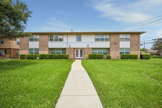 Building Photo - 3237 Rosedale St