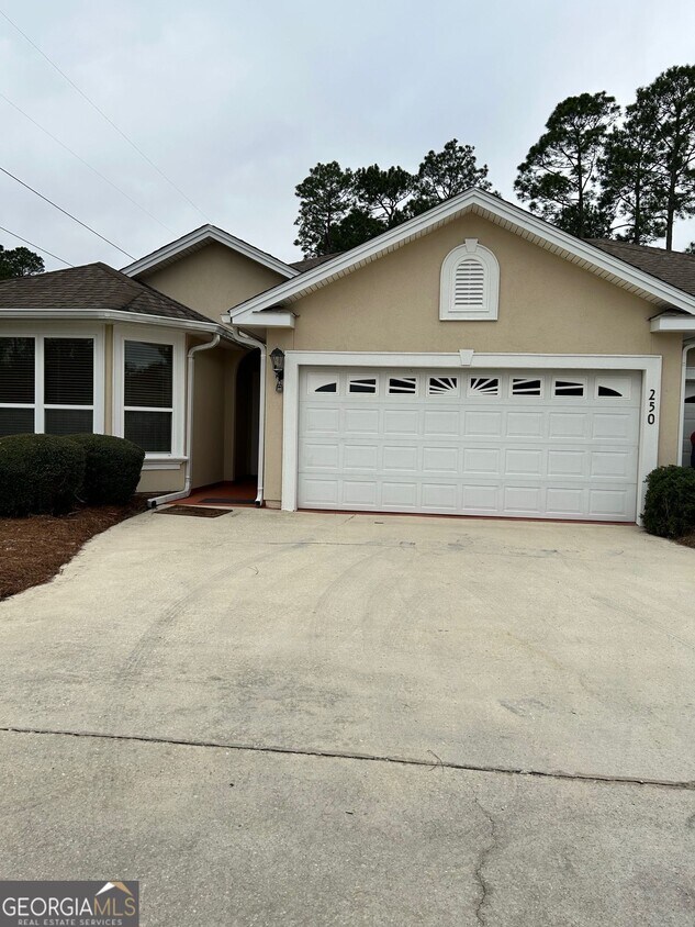 Foto principal - 250 Laurel Landing Blvd