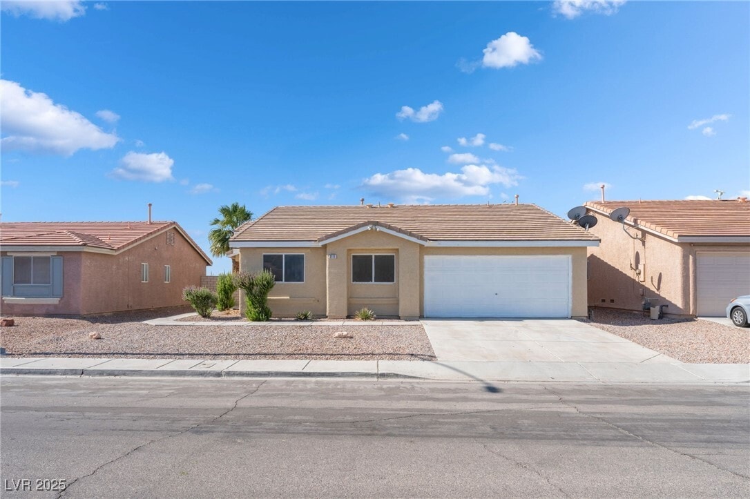 Foto principal - 2111 Hollow Oak Ave