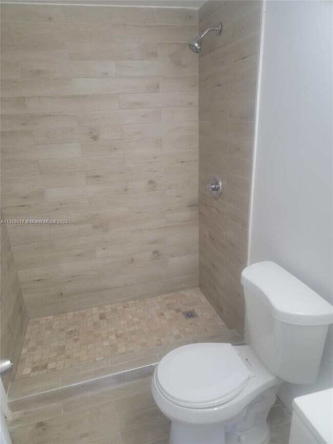 Foto del edificio - 2194 W 60th St
