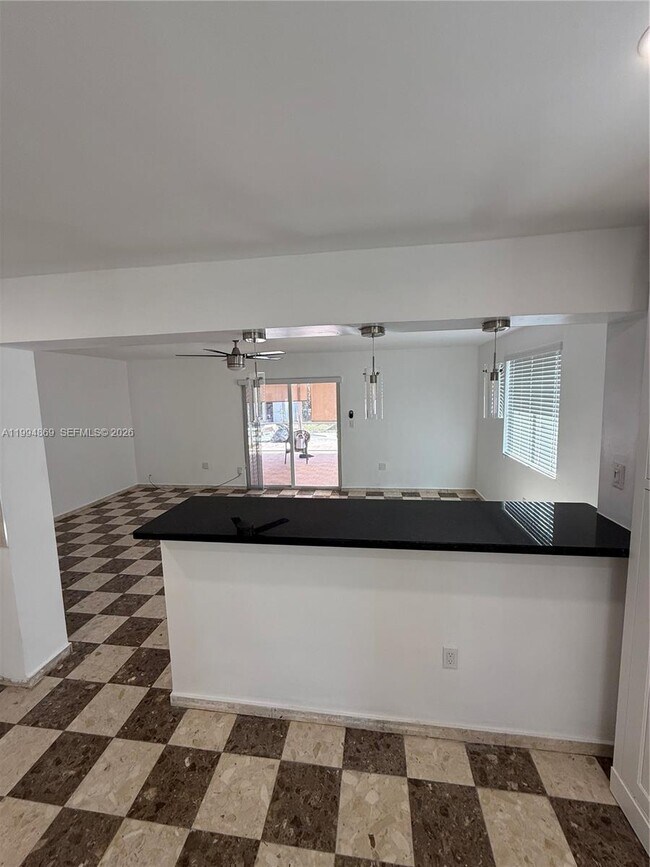 Foto del edificio - 7314 SW 22nd St