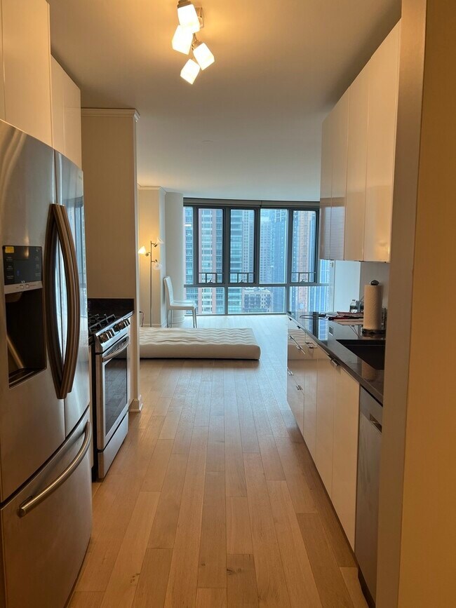 Foto del edificio - 450 E Waterside Dr