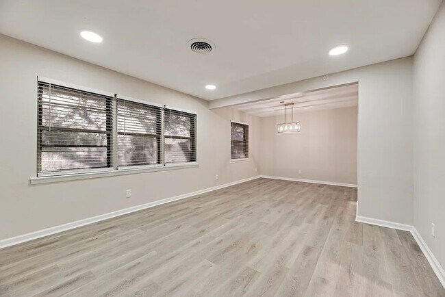Building Photo - 5706 Rocky Ridge Rd