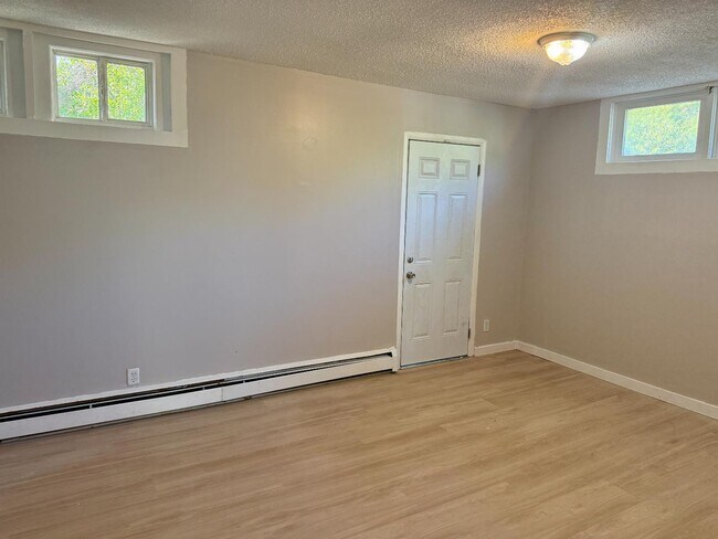 Building Photo - 2114 Smith Ave