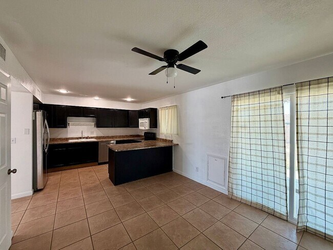 Foto del edificio - 3545 E St John Rd