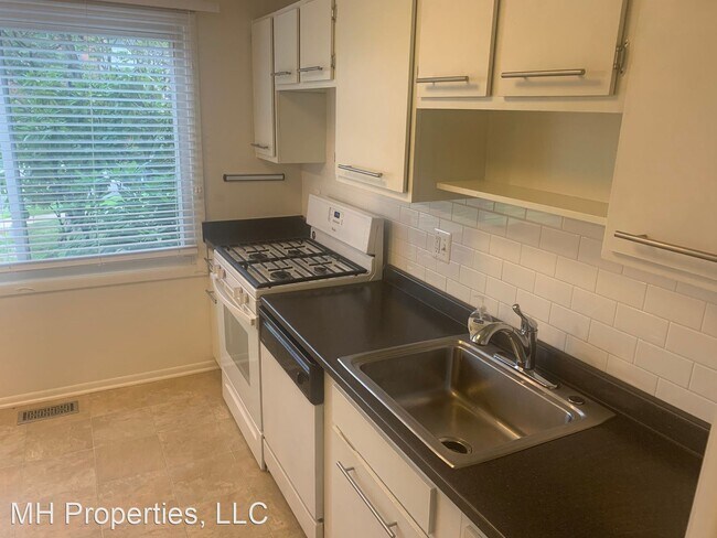 Building Photo - 3 br, 1.5 bath House - 3 Bideford Court