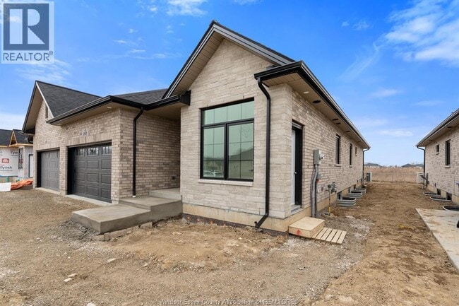 Building Photo - 160 McLellan Ave