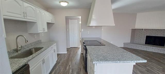 Building Photo - 913 Valley View Dr