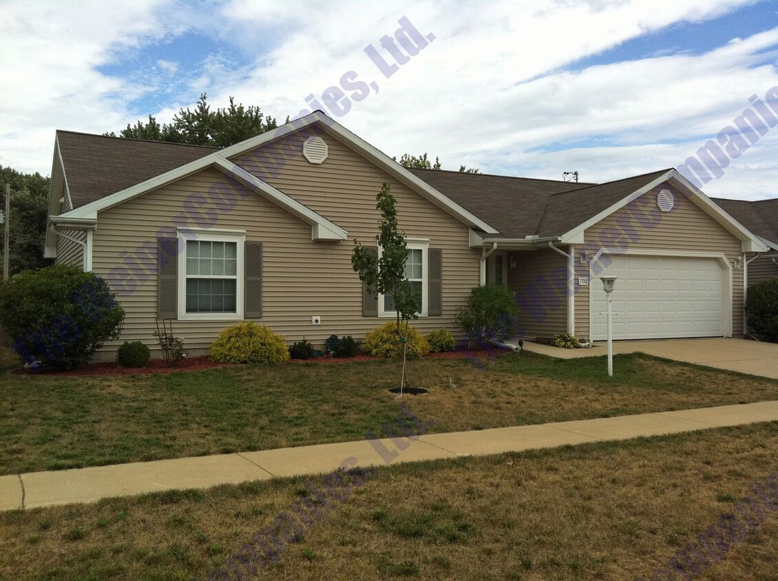 Primary Photo - Now leasing for August!