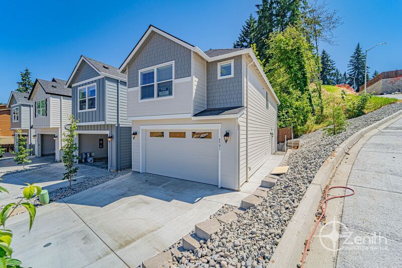 Foto principal - 4901 NE 2nd Ct