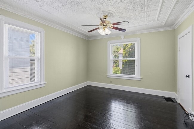Building Photo - 1391 Worcester St