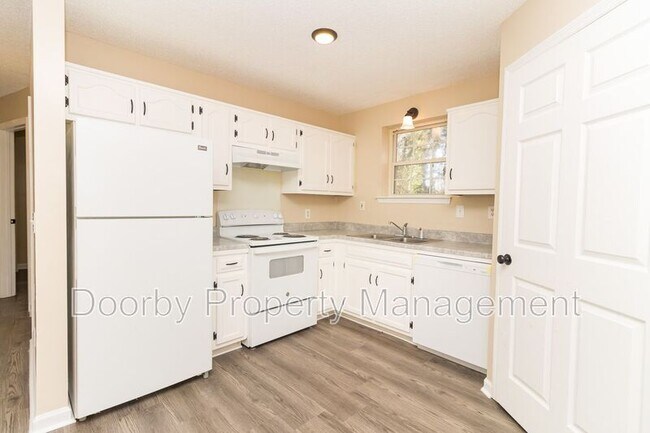 Foto del edificio - 2425 Ashmore Ave