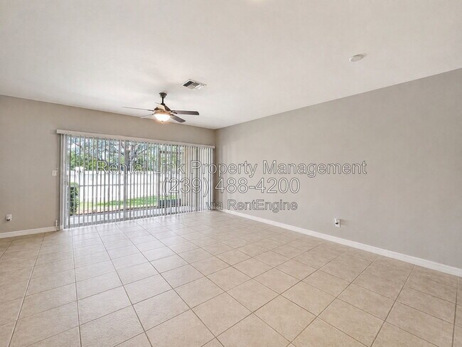 Foto del edificio - 8711 Athena Ct