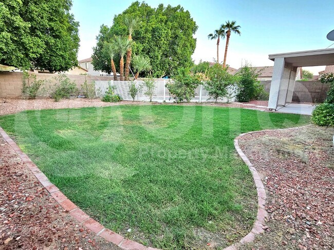 Foto del edificio - 173 N Pineview Dr