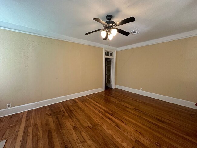 Foto del edificio - YELLOWBUNNY- 3352/3354-MONTEZUMA DUPLEX-CA...