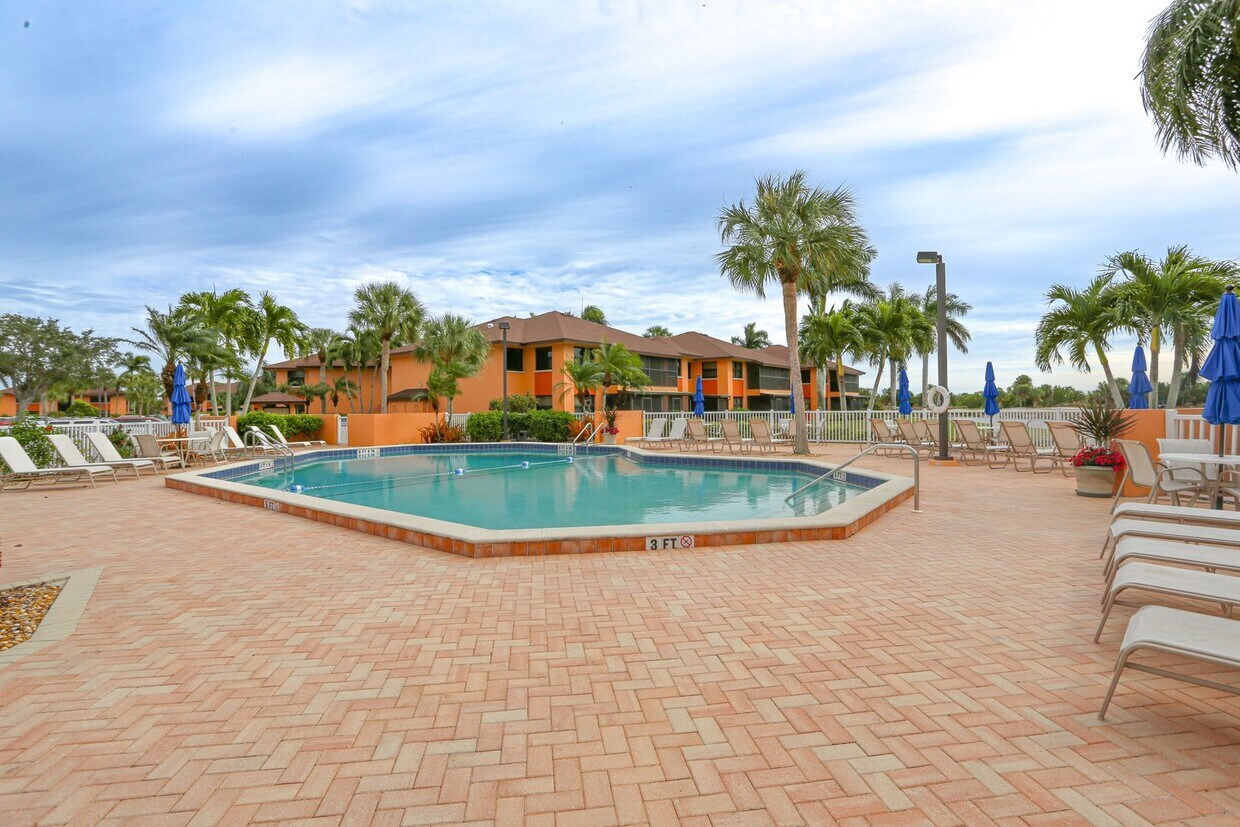 Primary Photo - ***WONDERFUL UPDATED CONDO***CLOSE TO MARC...