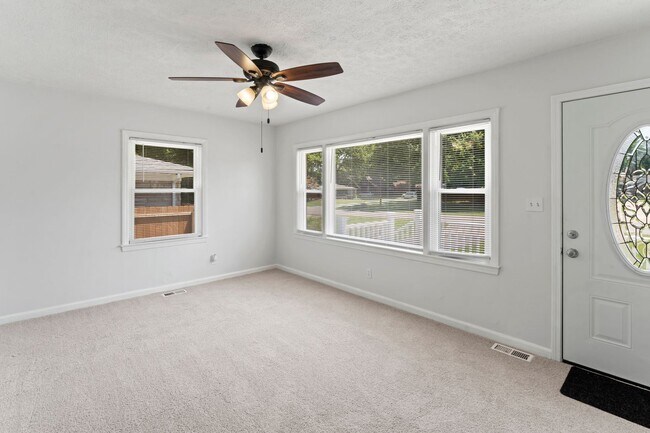Building Photo - 3 br, 1 bath House - 8238 Virginia Rd