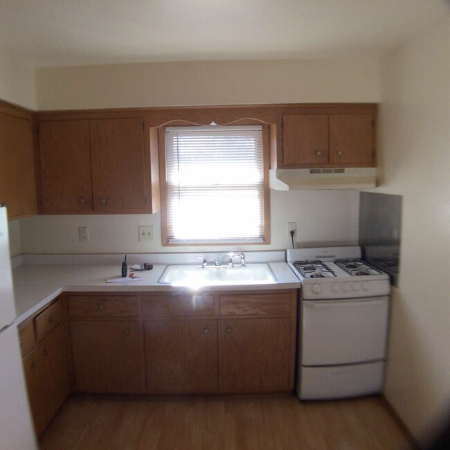 Building Photo - 2829 S 69th St