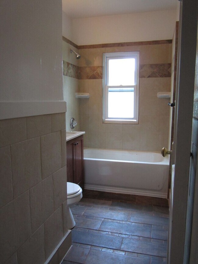 Building Photo - 744 Allen Street