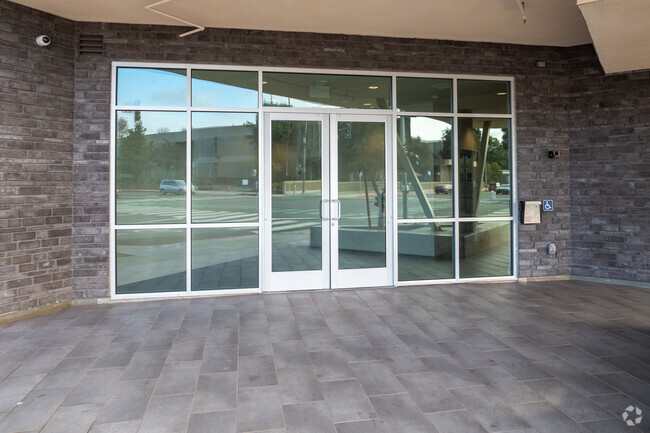 Building Photo - Ramona Metro Point