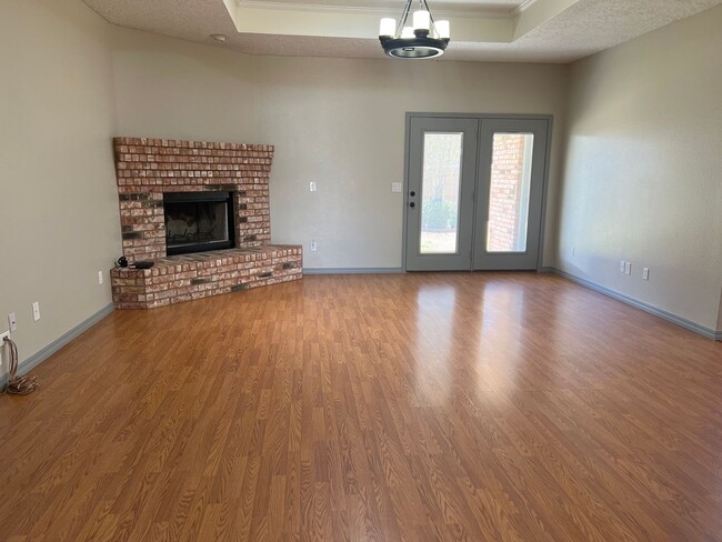 Building Photo - 3709 Benjamin Davis Dr