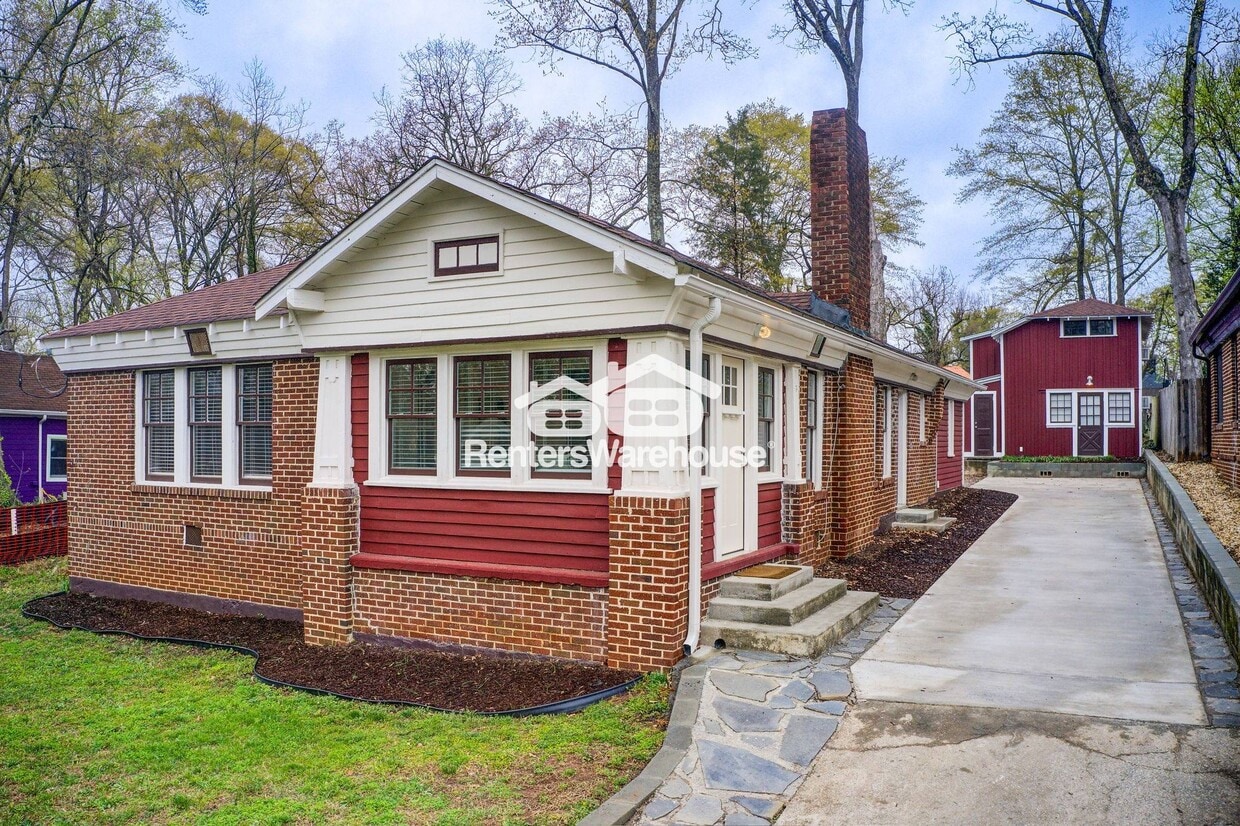 Primary Photo - 875 White St SW