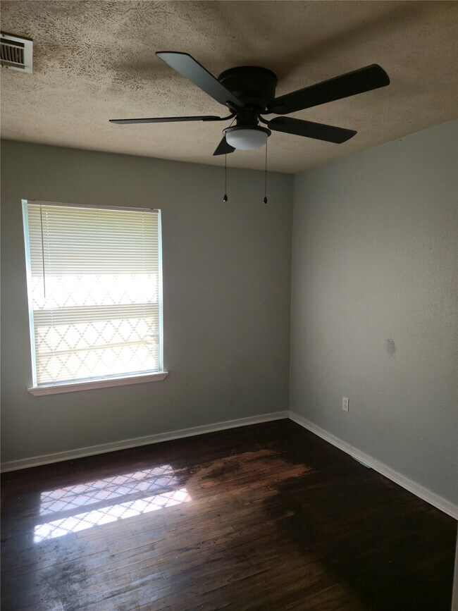 Foto del edificio - 5203 Pensdale St