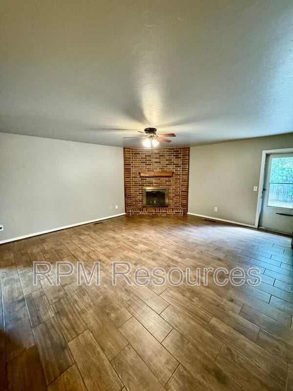 Building Photo - 12504 Whispering Hollow Dr