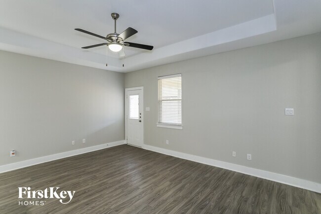 Building Photo - 19 Bluebird Ln