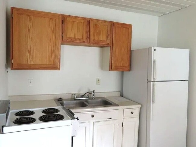 Building Photo - HATCH AND YOUNG 722