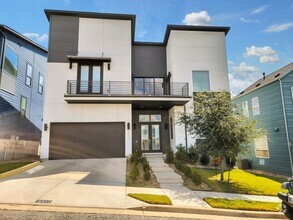 Building Photo - 5817 Toscana Ave