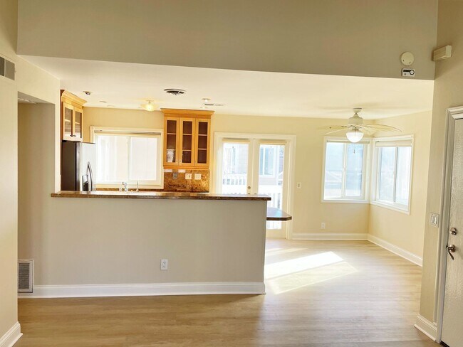 Building Photo - Bright  Upstairs Two Bedroom Condo at Strands Beach with Ocean View