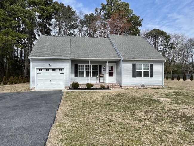 Foto del edificio - 1331 Middleneck Dr