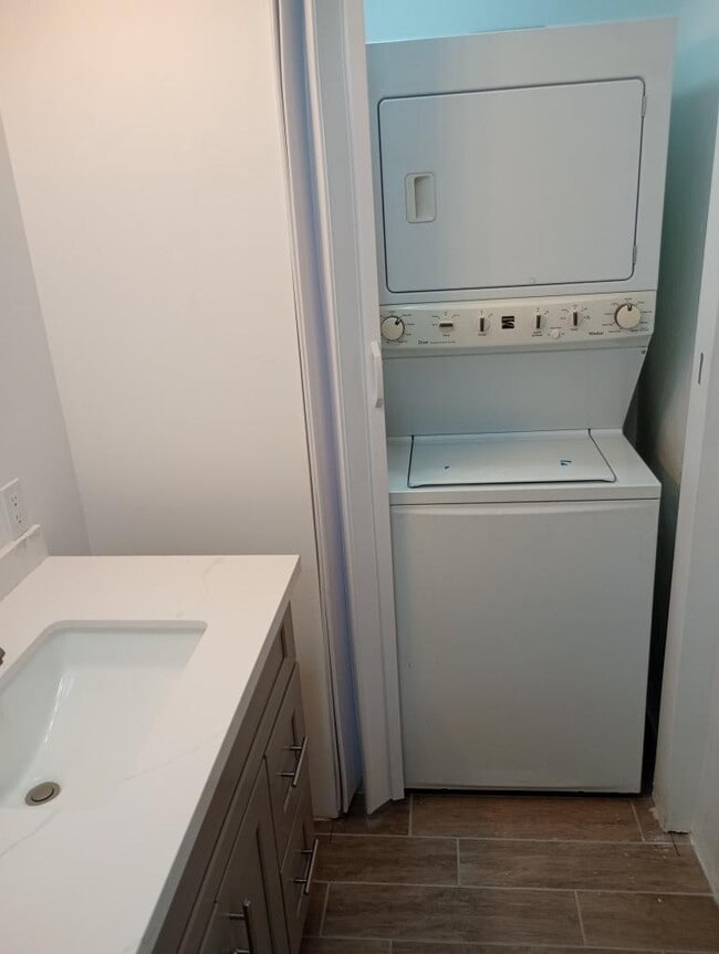 Foto del edificio - E 4th St