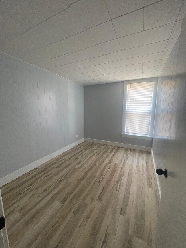 Foto del edificio - 2105 Bertrand St