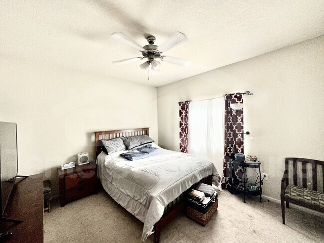 Foto del edificio - 6255 Beechtree Dr