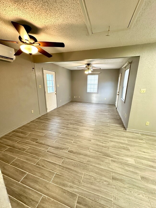 Building Photo - 100 Happy Hollow Rd