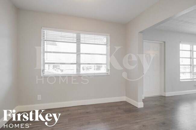 Foto del edificio - 4521 NW 12th Ave