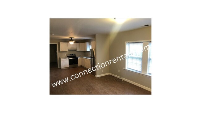 Building Photo - 3 Bed 2 Bath Home