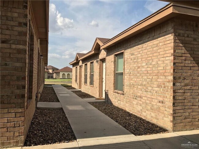 Foto del edificio - 3000 E Diamondhead Ave