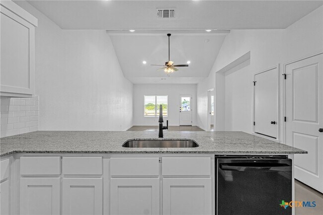 Foto del edificio - 905 Smoke Tree Ln