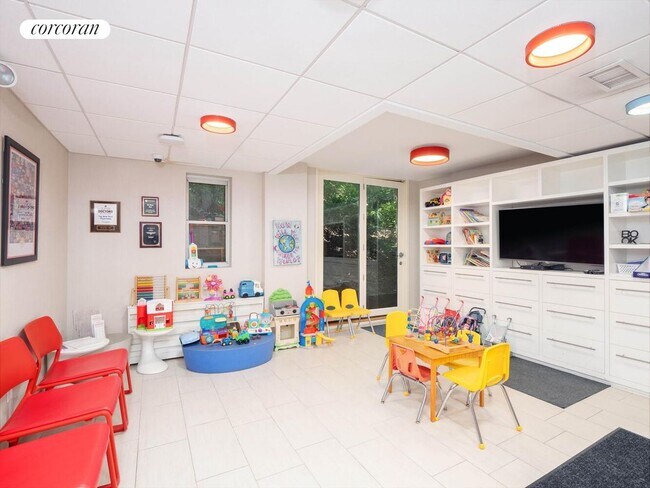 Foto del edificio - 420 W 23 St