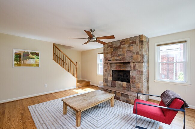 Foto del edificio - 1318 Perry St NE