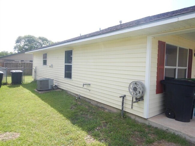 Building Photo - 11607 Mosscrest Dr