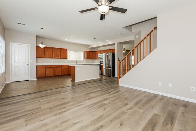 Building Photo - 8461 E Lindner Ave