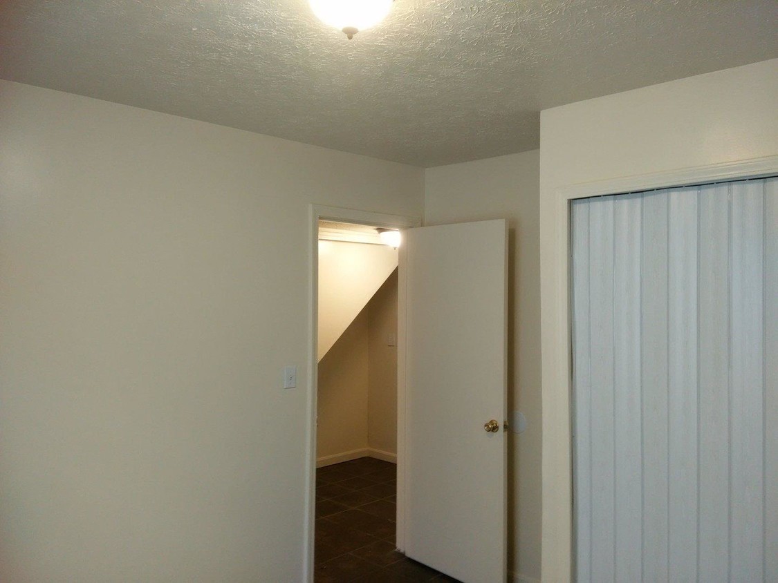 Primary Photo - 4847 Sebree Ln