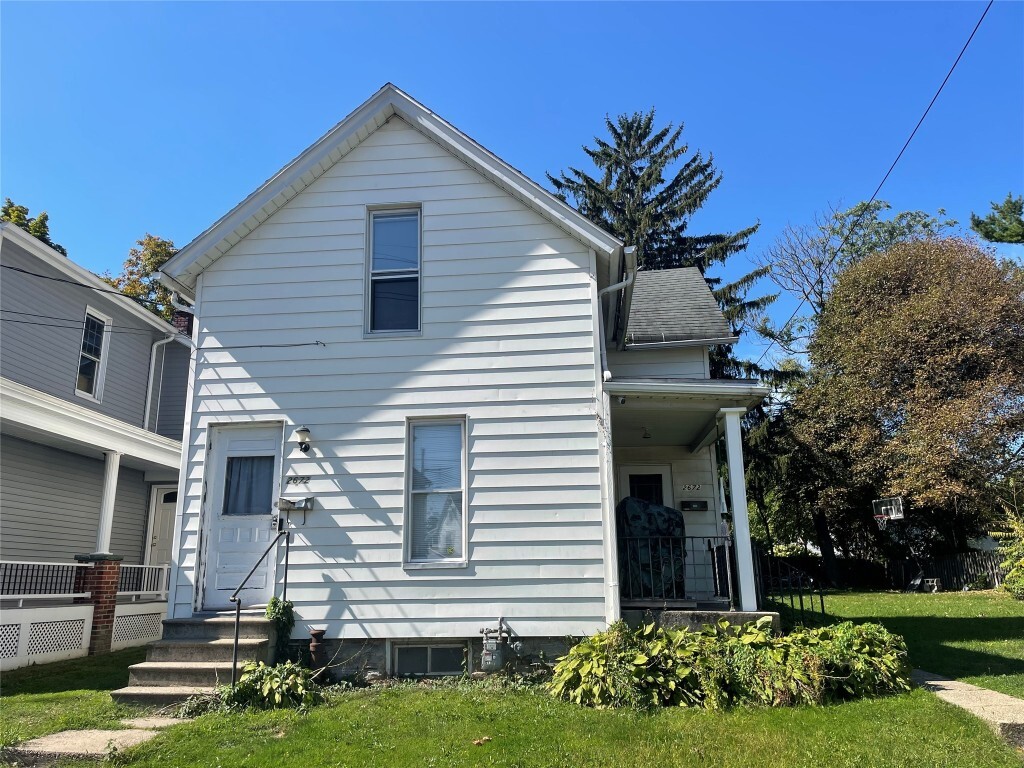 Foto principal - 2672 Myrtle St