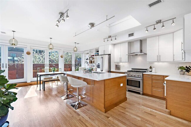 Foto del edificio - 90 Garden St