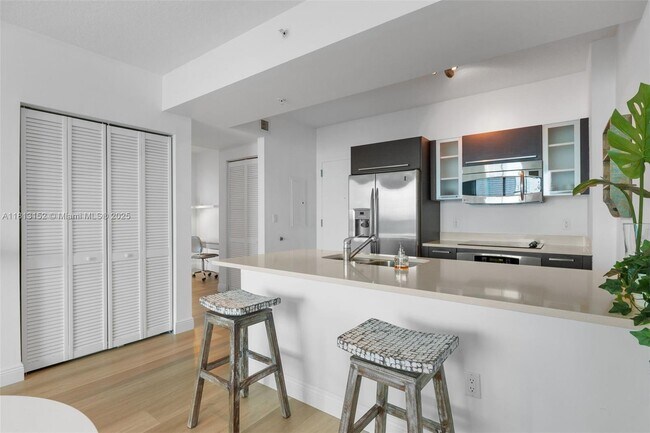 Foto del edificio - 333 NE 24th St