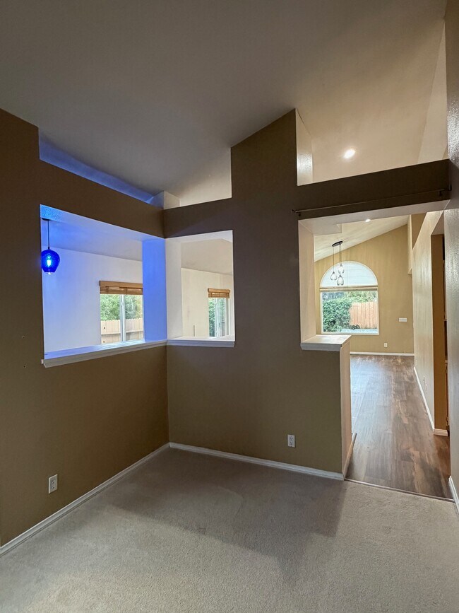 Foto del edificio - 1845 Blackhawk Ave